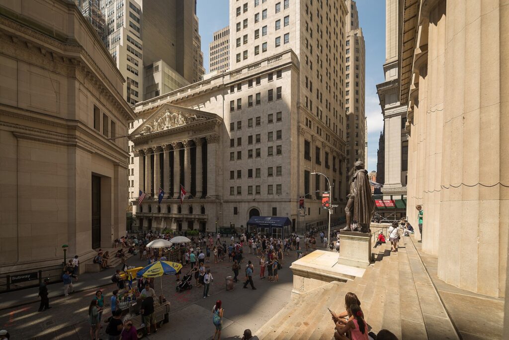 Global Stocks Fall Again as AI Worries, $114 Oil and French Yields Weigh