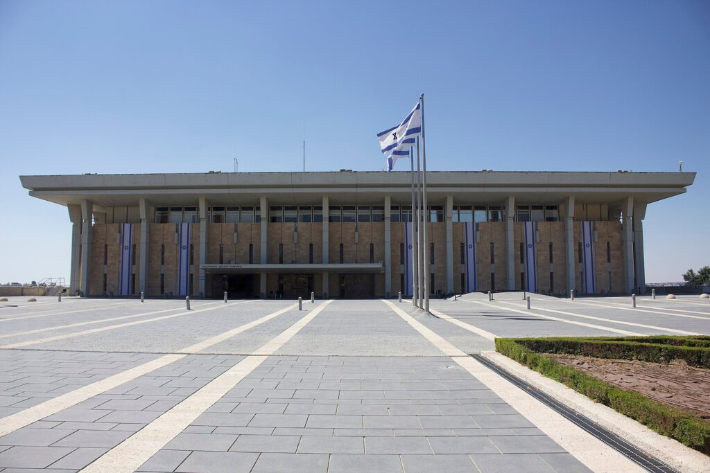 Why Final Polls Leave Both Israeli Blocs Short of 61 Seats Before the 27 October Vote